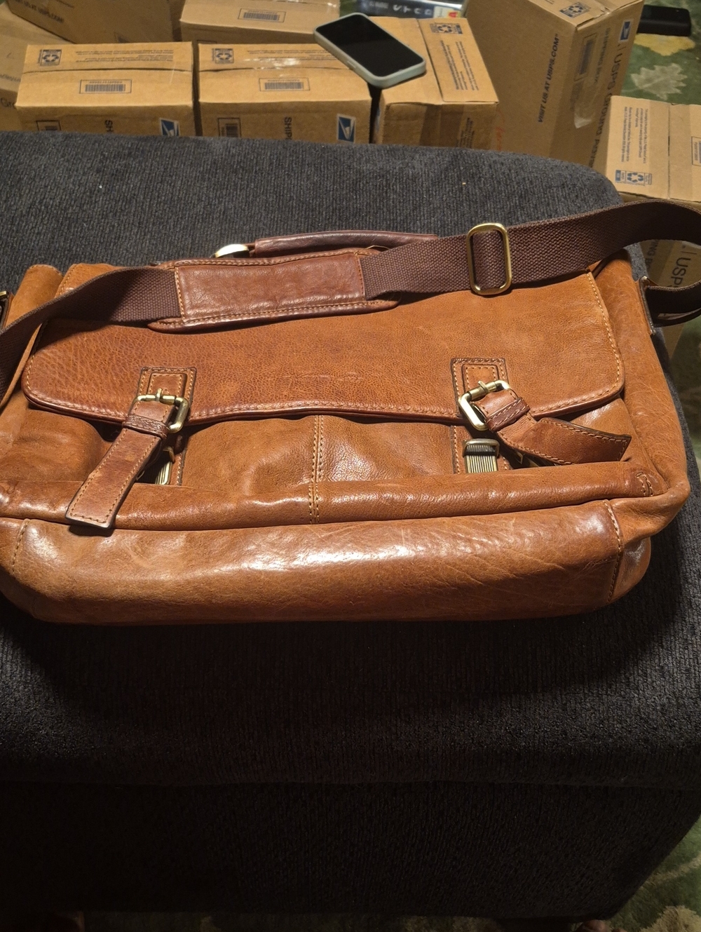 Kenneth Cole Tan Leather Messenger Bag with Brass Hardware